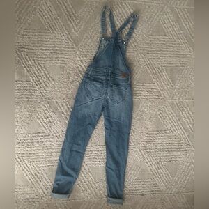 RSQ Distressed Overalls Juniors & Women’s Size 00 (double zero), waist 23